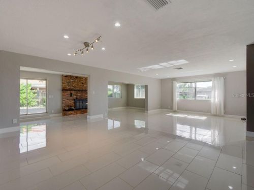 8296 33rd Ave, Saint Petersburg FL  33710-2218 exterior