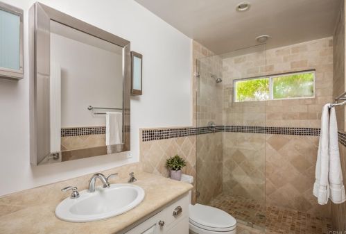 3413 Dove Holw Rd, Encinitas CA 92024-7247 exterior