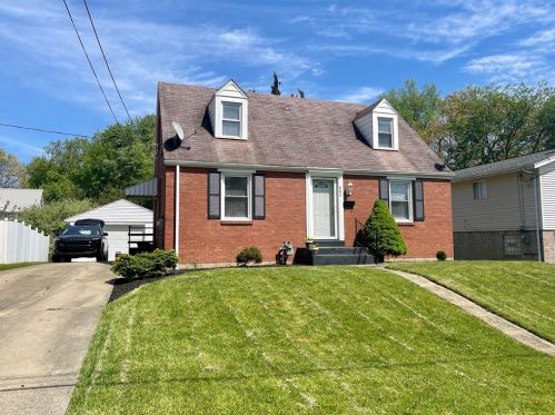 802 Locust St, New Castle PA  16101-2130 exterior