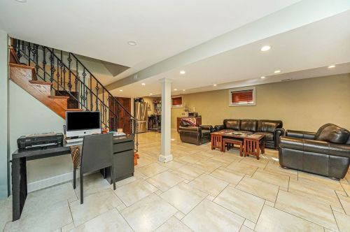 250 Bixley Heath, Lynbrook NY  11563-3138 exterior