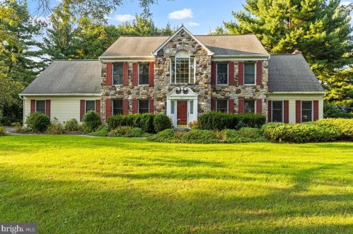 15 Bakers Dr, Washington Crossing, PA 18977-1015