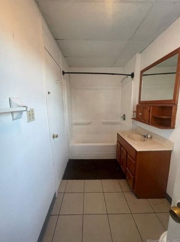 332 Center St, Meriden CT  06450-3204 exterior