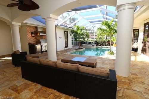 159 6th Ave, Naples FL  34102-8612 exterior