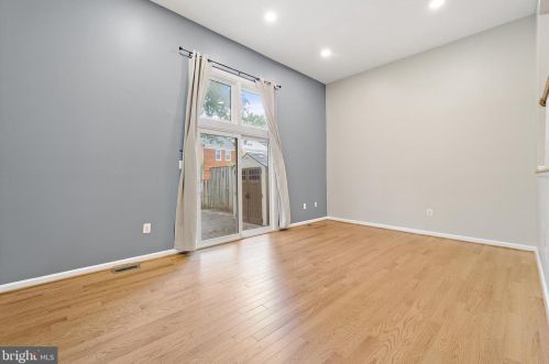 2356 Horseferry Ct, Herndon VA 20191-2733 exterior