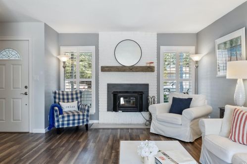 235 Grove Ave, Santa Rosa CA  95409-3813 exterior