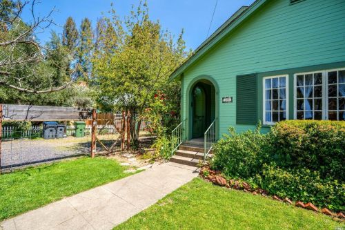 753 Oak St, Ukiah, CA 95482-3901