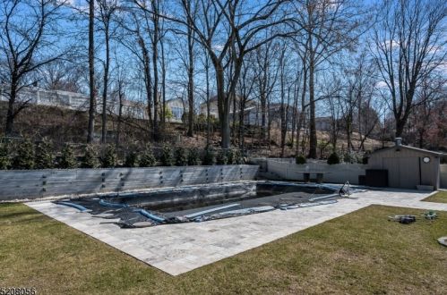 10 Overlook Ave, West Paterson NJ  07424-1917 exterior
