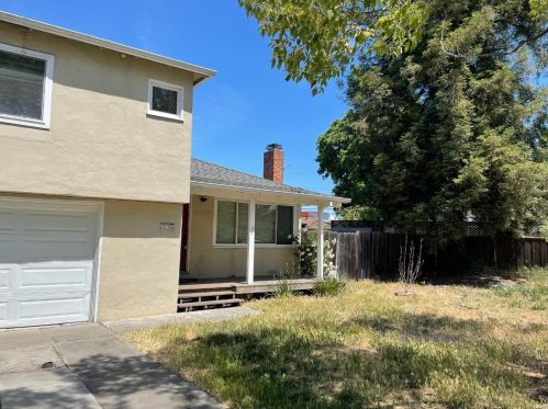 703 Flynn Ave, Redwood City CA  94063-2930 exterior