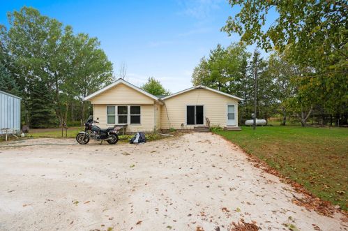 6202 Brunner Rd, Manitowoc, WI 54220-9540