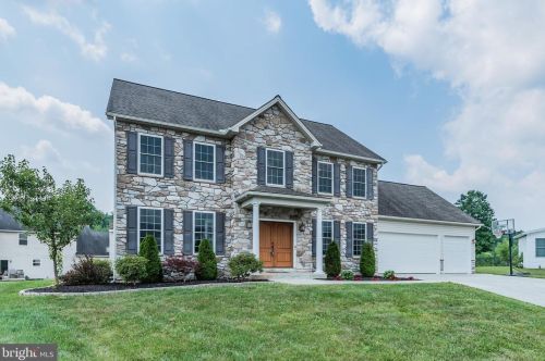 6335 Broad Wing Ct, Navy Sup Dpt, PA 17050-8404
