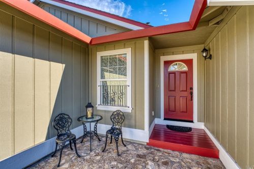 17086 Greenridge Rd, Middletown, CA 95467-8209