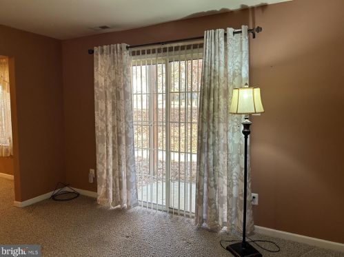 1422 Tristram Cir, West Deptford, NJ 08051-2264