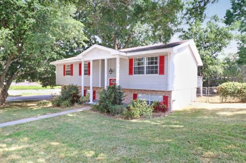 1804 Clubhouse Rd, Lakeland, FL 33813-3008