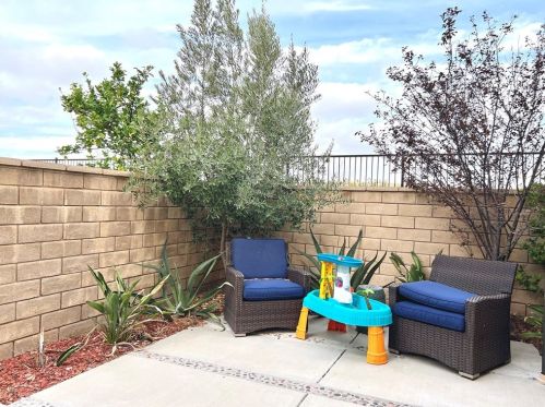 21737 Propello Dr, Santa Clarita CA  91350-8542 exterior