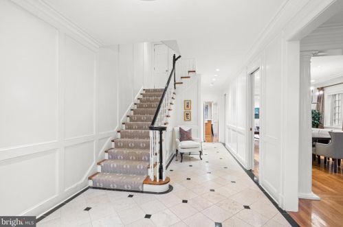 2426 Tracy Pl, Washington, DC 20008-1627