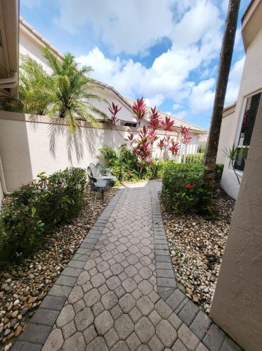 8888 Shoal Creek Ln, Boynton Beach, FL 33472-2505