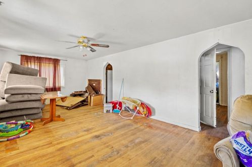 210 Sunny Dr, Pittsburgh PA  15236-2665 exterior