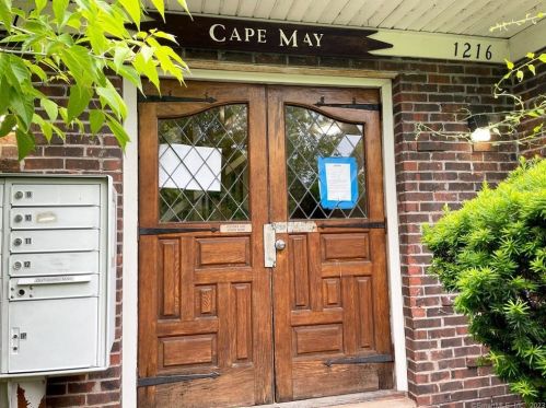1218 Middle Tpke, Manchester, CT 06040-7947