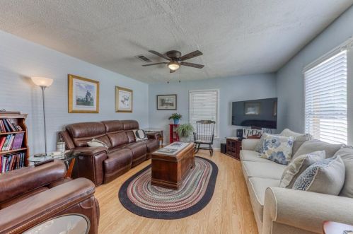 1001 Warden St, Fort Worth, TX 76126-2505
