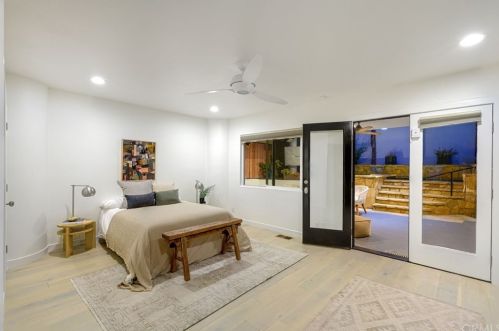 513 Dianthus St, Manhattan Beach CA  90266-6720 exterior