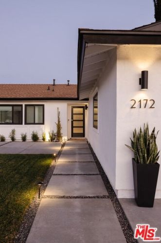 2172 Lysander Ave, Simi Valley CA 93065-1756 exterior