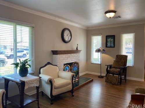 9237 Manzanar Ave, Downey CA  90240-2807 exterior