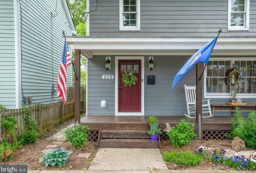 209 Prince Edward St, Fredericksburg VA  22401-6034 exterior