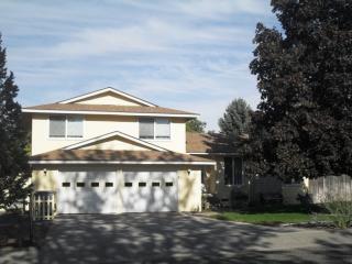 1514 Naches Ave, Richland, WA 99352-8524