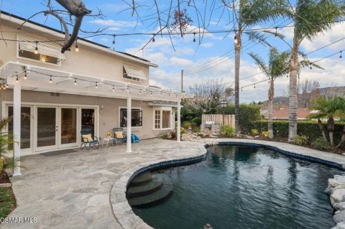 2005 Hull Ct, Simi Valley CA 93063-3701 exterior