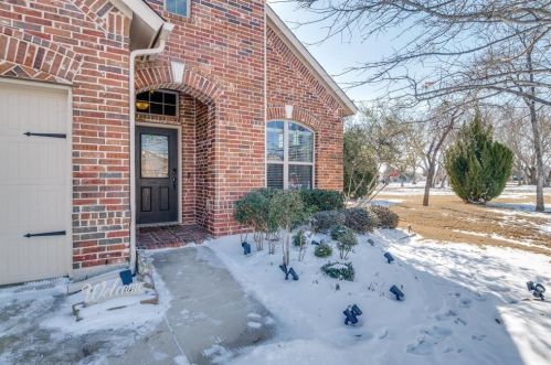 2400 Sun Creek Dr, Oak Point, TX 75068-0159