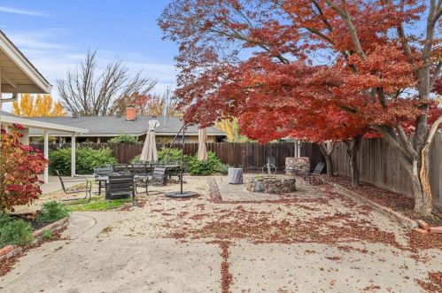 2612 Sunrise Ave, Modesto CA  95350-2437 exterior