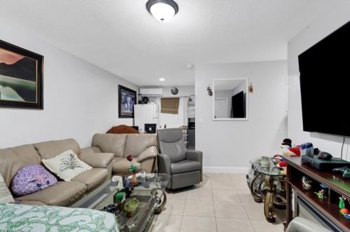 20 Westminster St, Lehigh Acres FL 33936-6512 exterior