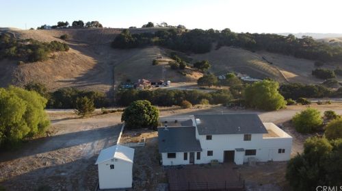 5180 Baggins Hill Rd, Templeton CA  93465-8573 exterior