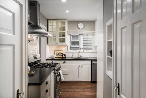 4234 Larkin St, Milwaukee WI 53211-1558 exterior