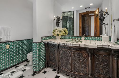 41 Biltmore Est, Phoenix AZ 85016-2819 exterior