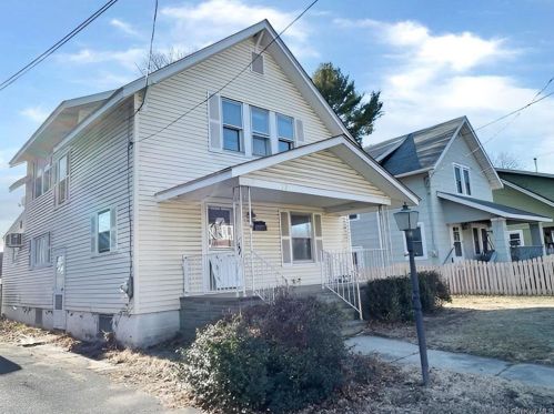 79 Main St, Port Jervis NY  12771-2108 exterior