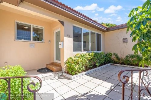1411 16th Ct, Hollywood FL  33020-3227 exterior