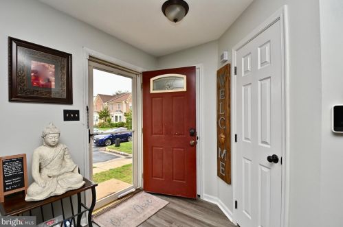 16813 Winston Ln, Woodbridge, VA 22191-5106