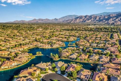 9 Loch Ness Lake Ct, Rancho Mirage CA  92270-5811 exterior