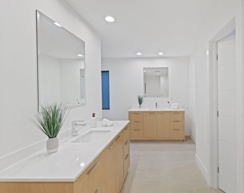 4315 Lakewood Dr, Delray Beach FL  33445-9004 exterior