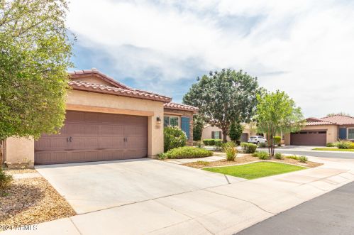 3663 Washington St, Chandler, AZ 85286-1656