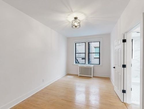 150 St, Union City NJ  07087-6038 exterior