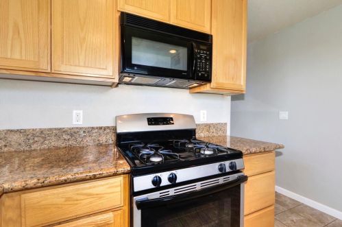 9665 Kent St, Elk Grove CA  95624-2432 exterior