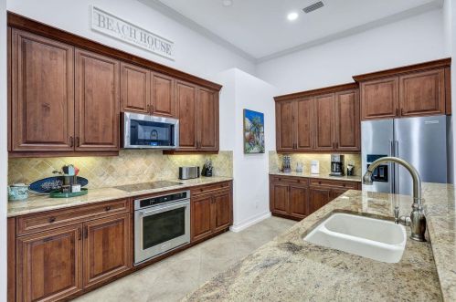 350 Gumbo Limbo Ln, Marco Island FL  34145-1865 exterior