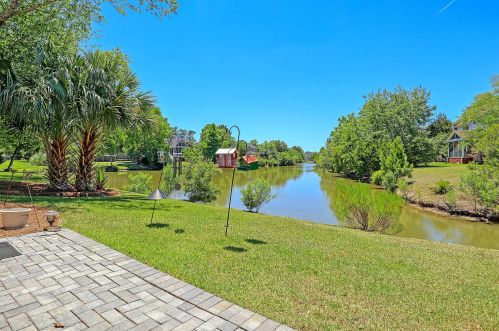 175 Oak Pt Lndg Dr, Mount Pleasant SC 29464-6279 exterior