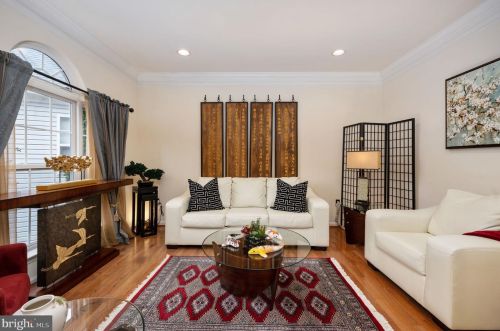 7226 Lyndam Hill Cir, Lorton VA  22079-4509 exterior