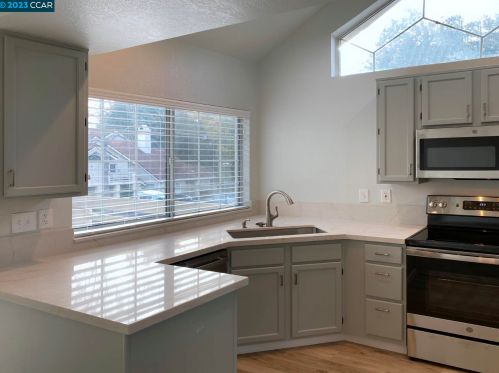 11801 Newbridge Way, Pleasanton CA  94568-2354 exterior