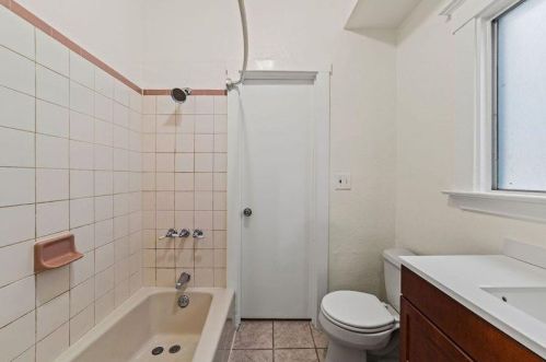 4701 Fairfax Ave, Oakland CA  94601-4809 exterior