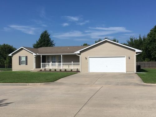 2102 4th St, Petrolia, KS 66720-1900
