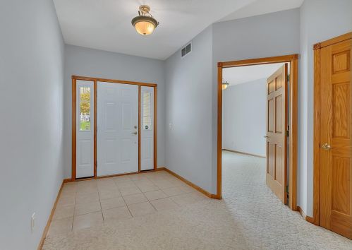 903 Oak Pond Dr, Sartell MN  56377-4518 exterior